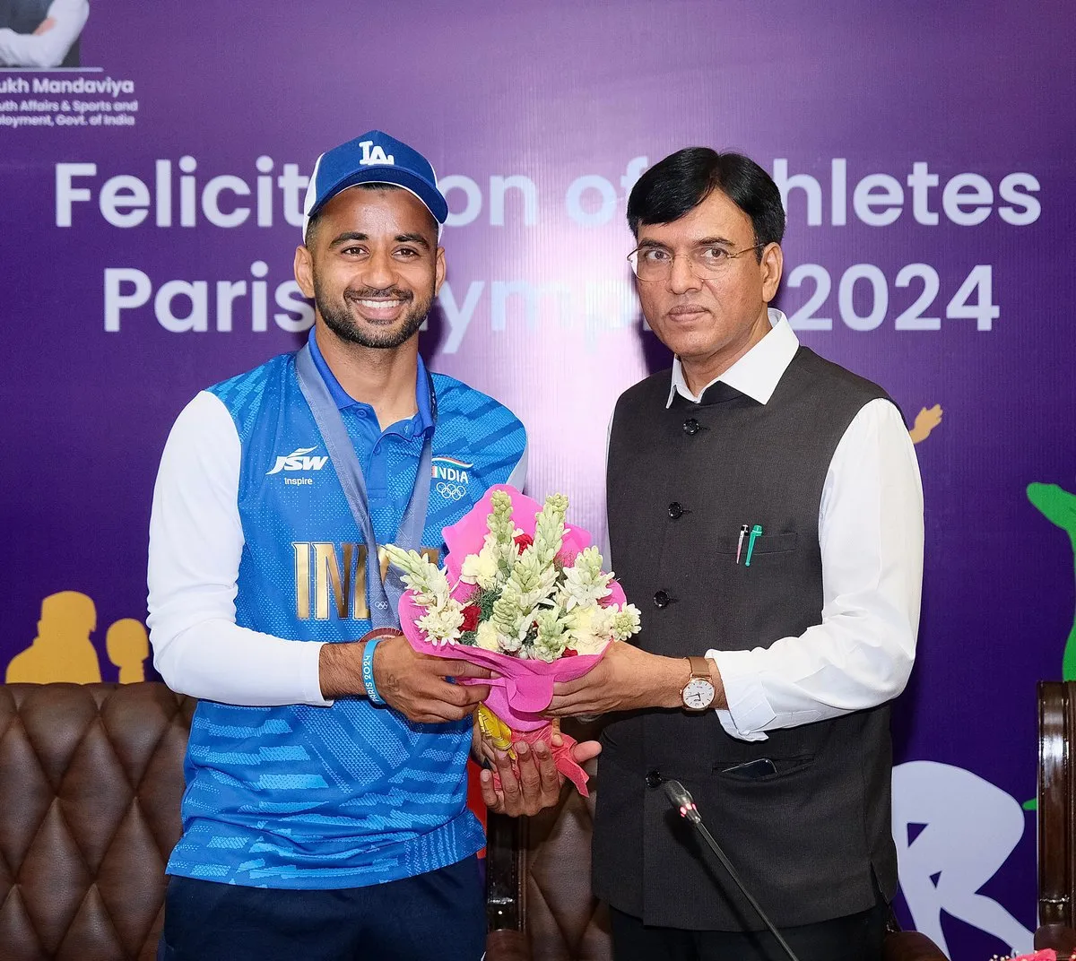 Mansukh Mandaviya Felicitates Indian Hockey Team For Paris Olympics Bronze  